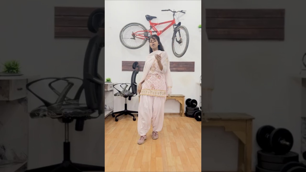 Main Barsane Ki Chori - Laxmi In Spotlight | Dance Video