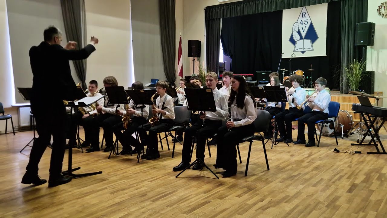 Rīgas 6. vidusskolas bigbends festivālā 