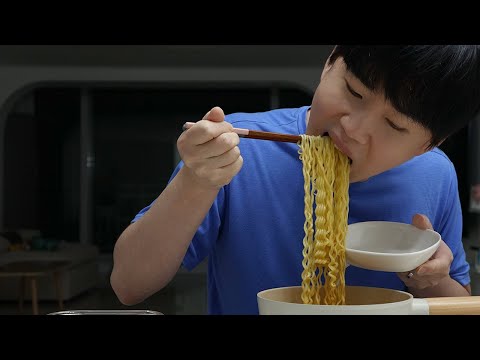 이시간에 열라면은 너무해.. Ramyeon is perfect at this hour.. Cinema Mukbang by DoNam