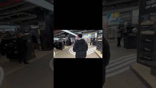 Gaby El Princi Llega Al FootLocker En New York City #explorenyc #ilovenewyork #newyorker #nycvibes