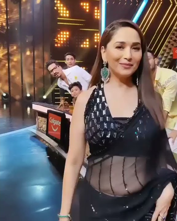 Madhuri dixit hot in black saree | dance deewane | hot navel madhuri dixit