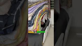 Construyeron Una Casa Entera Con Almohadas Sobre Su Cama