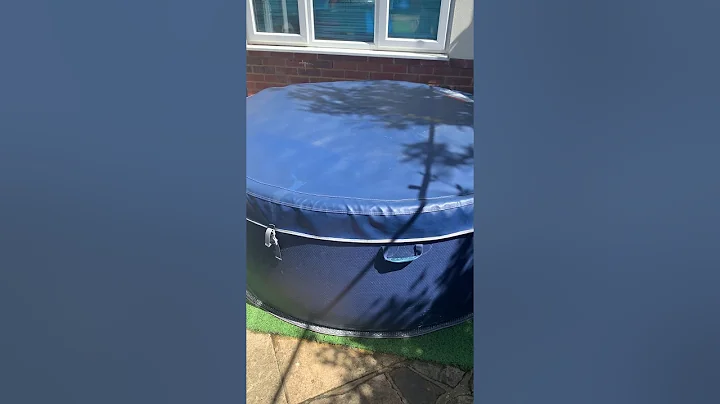 Expanding foam in an inflatable hot tub