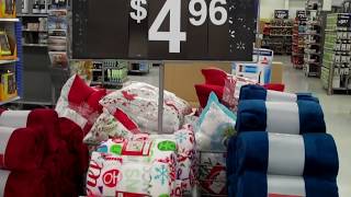 Gift Ideas at Walmart 2017: Holiday Throw Blankets and Pillows Guide