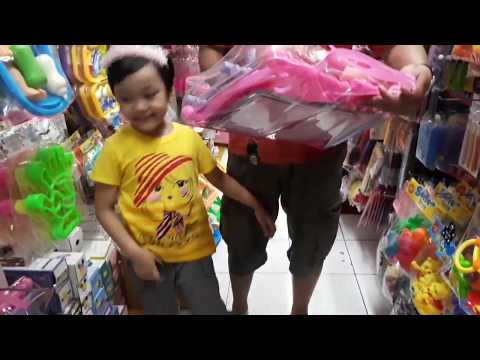 Bayi Kucing & Bayi Panda Bermain Tebak-tebakan Warna | Lagu Anak Warna | BabyBus Bahasa Indonesia. 