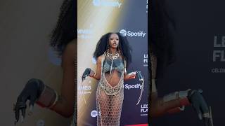 La Kill Bill moderne. Ebony son arrivée aux Flammes. #ebony #spotify #model #ceremony #viralvideo