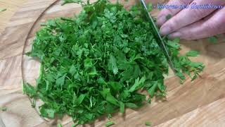 CONSERVAR EI   PEREJIL O CILANTRO COMO RECIÉN CORTADO  /HAVE PARSLEY OR CILANTRO AS FRESHLY CUT