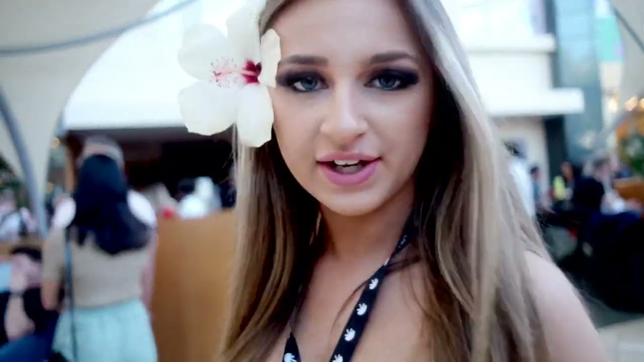 Vidcon Day 2 with Bella , McKenzi, and Reif