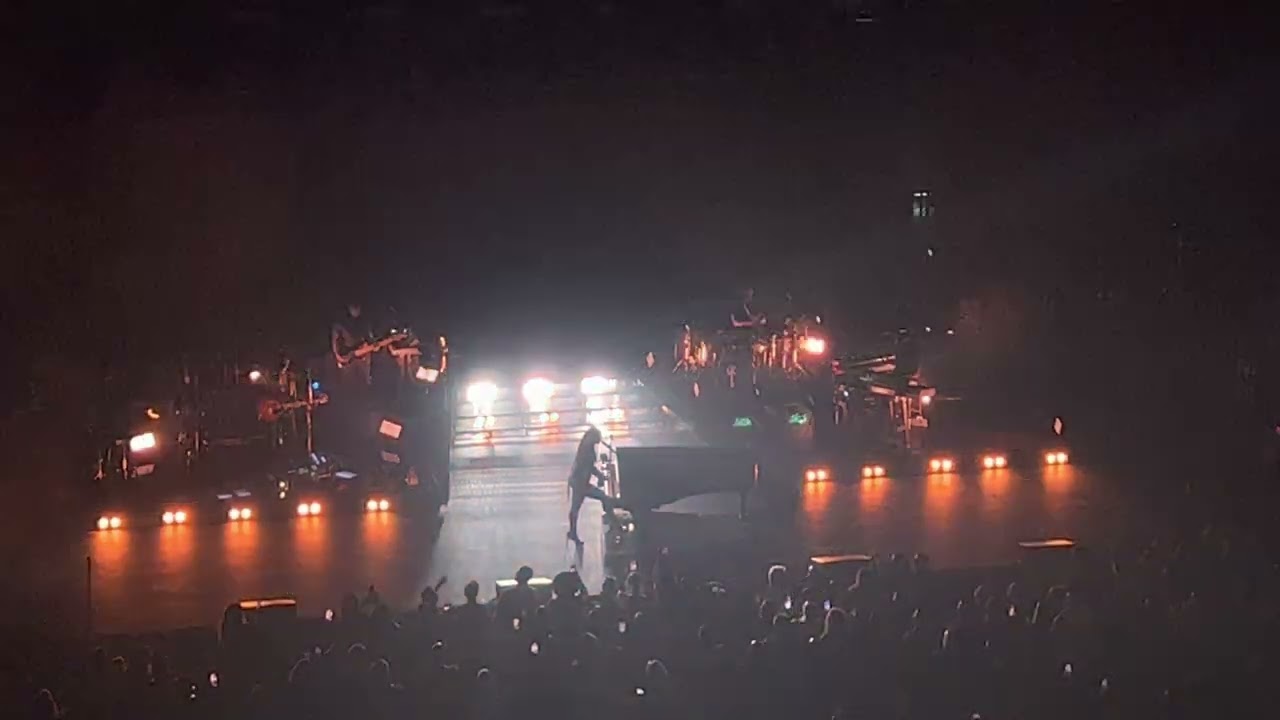 Sleduj Alicia Keys Fallin Live In Phoenix, AZ 2022 na YouTube Sleduj Alicia Keys Fallin Live In Phoenix, AZ 2022 na YouTube