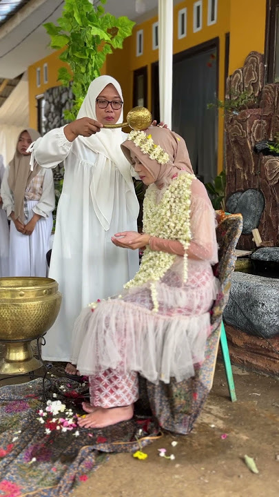 Adat Sunda siraman ngaras