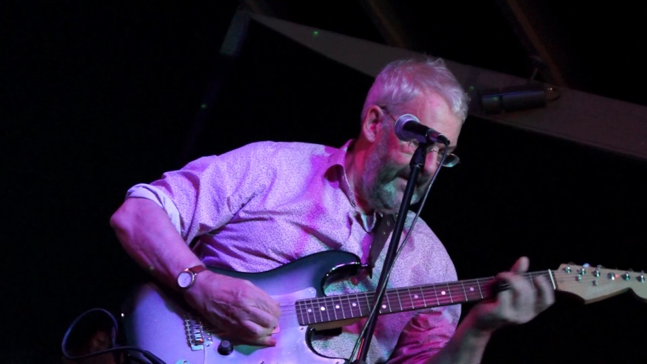 Future Blues - Giles Hedley & The Aviators