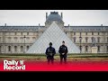 Louvre museum closed after robbery of 'priceless jewels'