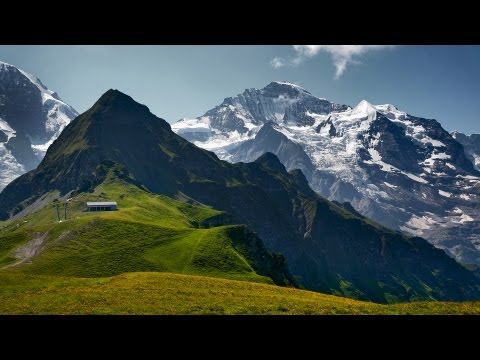 Video: Cíle Zimní Dovolené: Luxusní Chata Makini Ve švýcarských Alpách