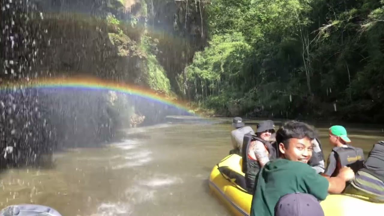 Dingy ride down the Klo Tho river to Thailand’s biggest waterfall