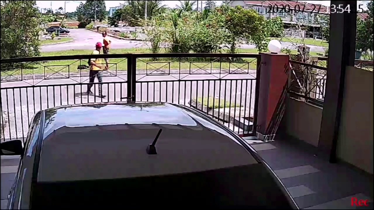 Pencuri mencuri sport shoes di Stampin Baru Kuching 27/7/2020. YouTube