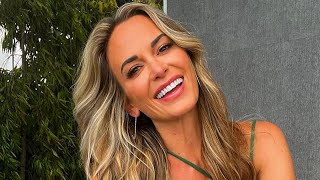 Jena Sims در حال نمایش مجموعه بیکینی های سکسی خود