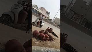 Vucchalu postharu vummutaru. Em aina ante Maadhi illu antaru musalaina ni kodtharu memu memu okkate