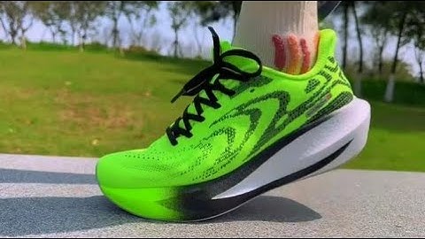 The Truth About Running Shoes: When to Say Goodbye 👟