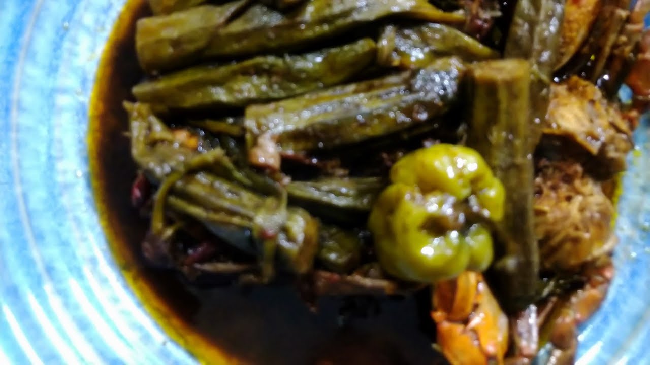 The best Haitian black okra sauce recipe/Sòs kalalou ak Djondjon. YouTube
