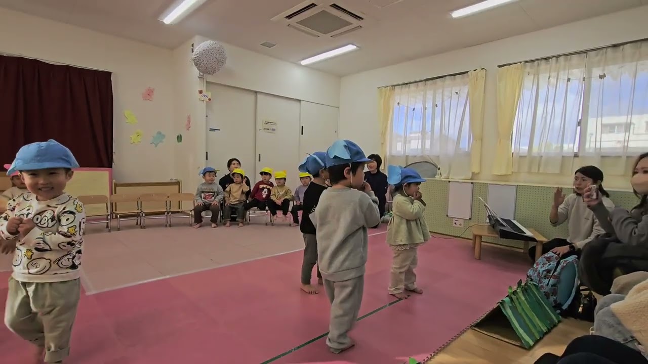 Aoki's 1st Recital Play (Ookina Kabu). 2-3 years old class  