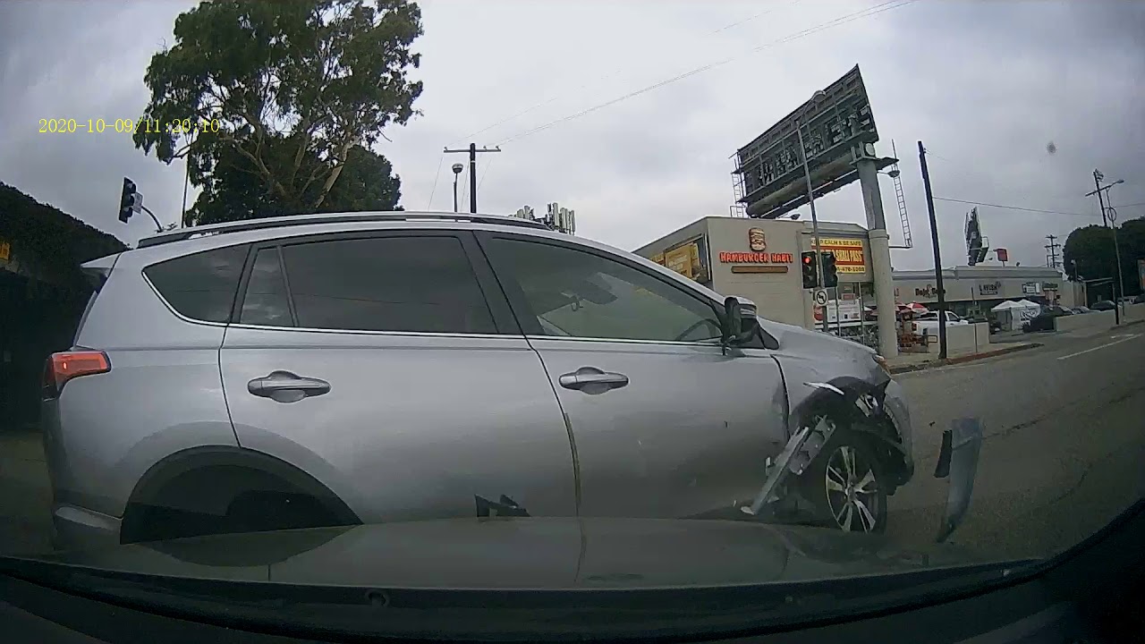 Redlight Runner Car Accident Caught on Dash Cam - YouTube