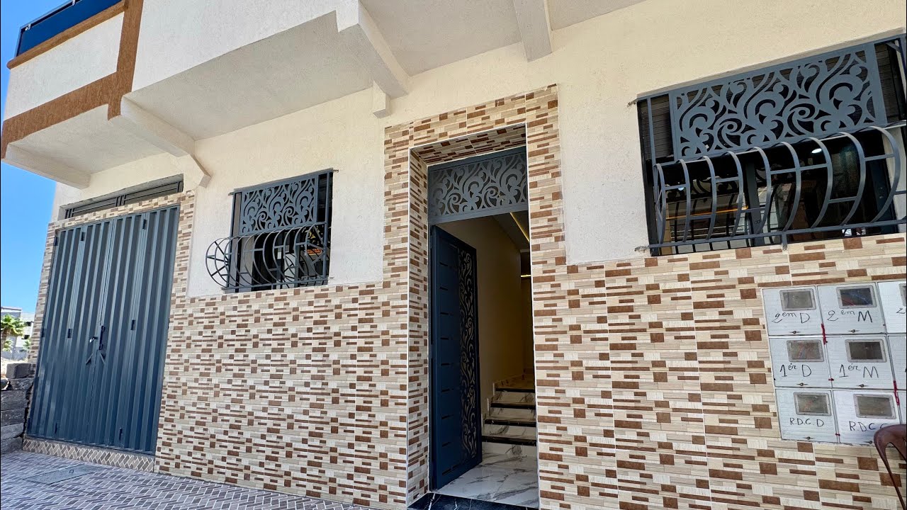  ✅ سفلية بالگراج عندها باب مستقل و فيها الدعم للبيع في موقع جد ممتاز بتجزئة مفتاح الدروة ❤️ 