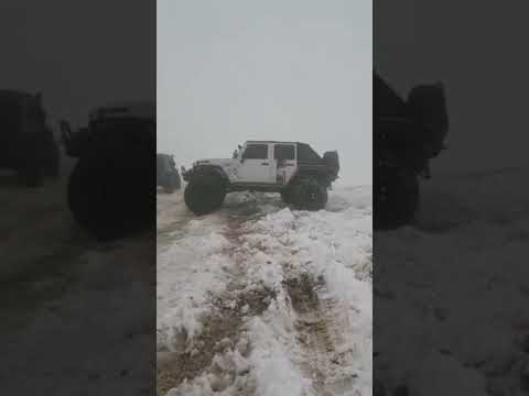 Jeep Wrangler 🔥 #4x4 #offroad #jeep #snow #jump #crazy #shorts @Lebanon4x4