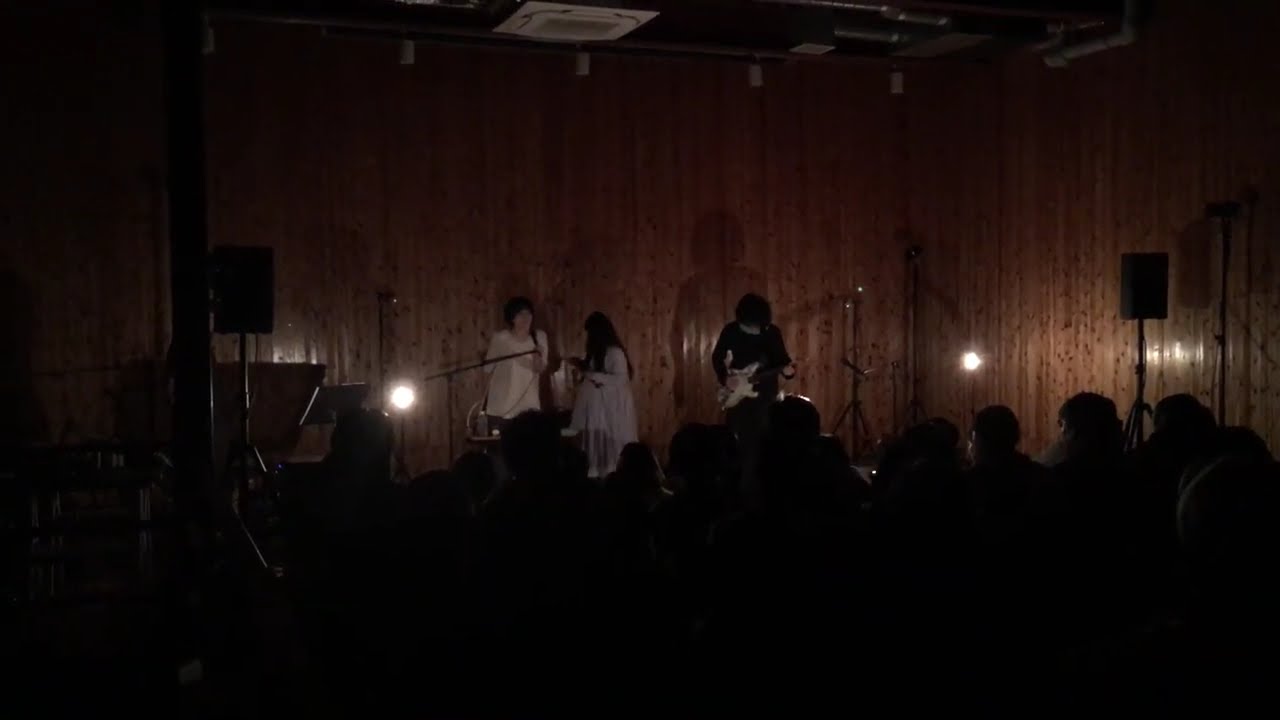 青葉市子 - マホロボシヤ (Live at VACANT) - YouTube