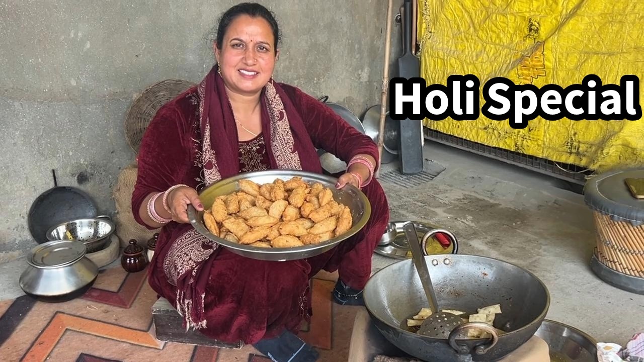 Holi Special || पहली बार बनी इतनी अच्छी गुजिया || Pal Family Vlogs