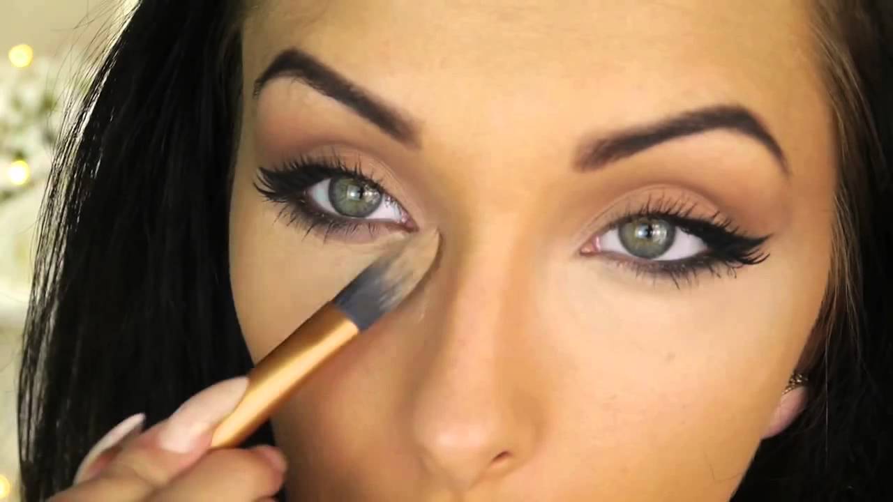 6 Eye Makeup Tips To Make Small Eyes Appear Larger And More Open
