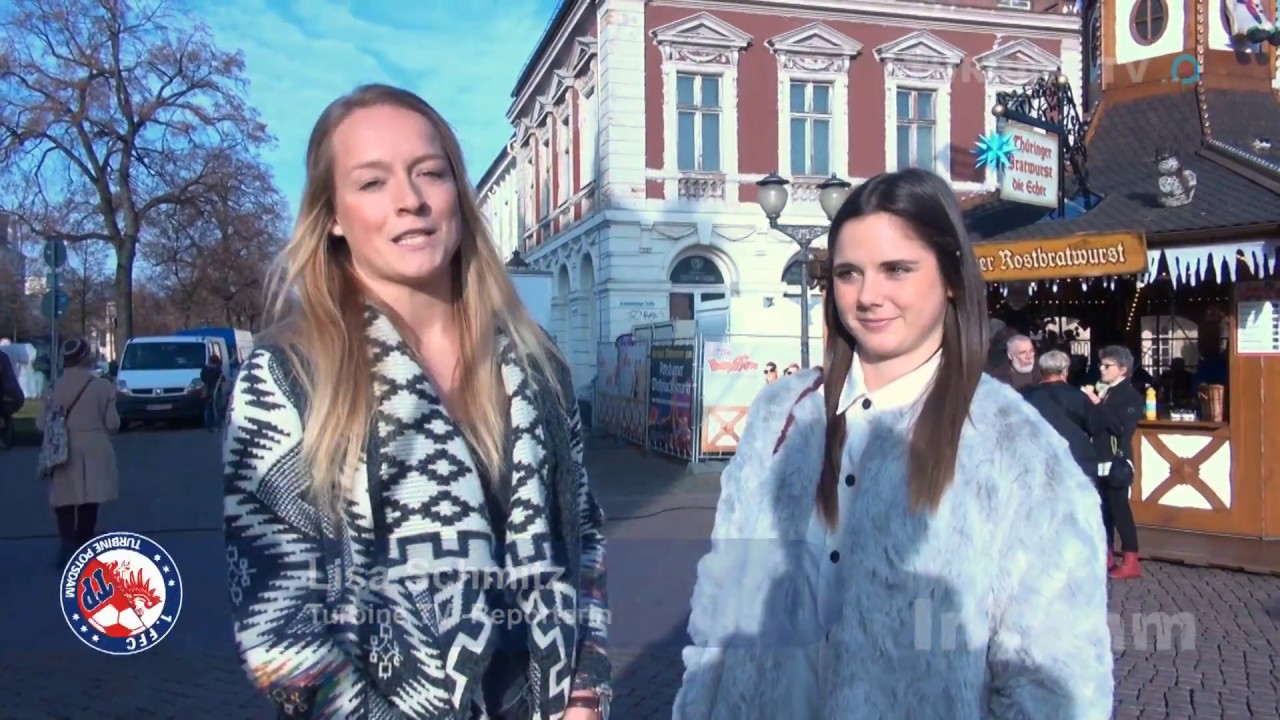 Lisa Schmitz und Sarah Zadrazil auf dem Potsdamer Weihnachtsmarkt