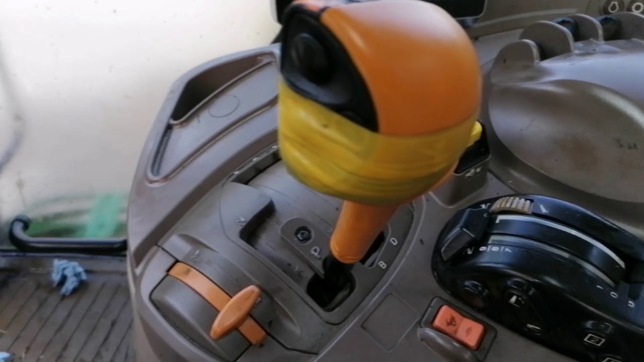 Detailing John Deere after hydraulic oil explosion YouTube