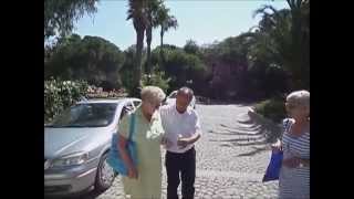 Ramazan, chauffeur du petit train de l'hôtel Paloma Sultan à Özdere Turquie, 7 mai 2014...