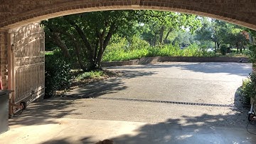 Automatic gate stuck open