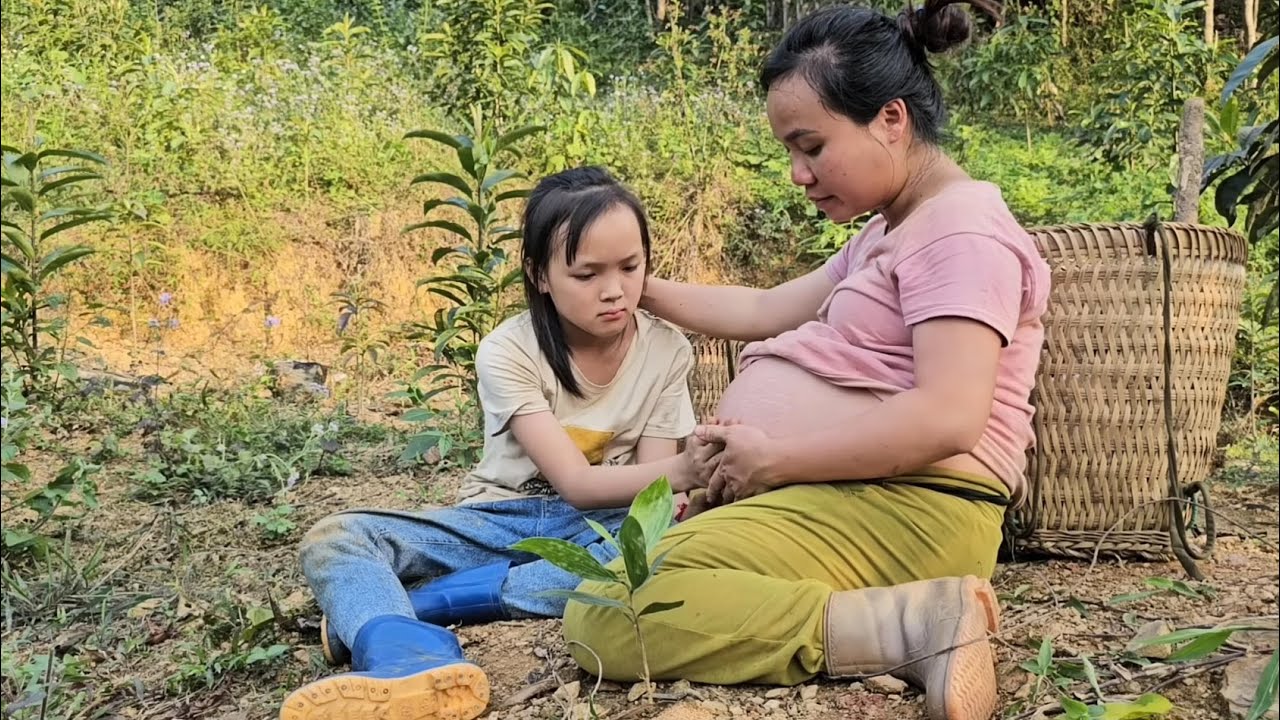 Full video. the life of a single mother and her daughter before giving ...