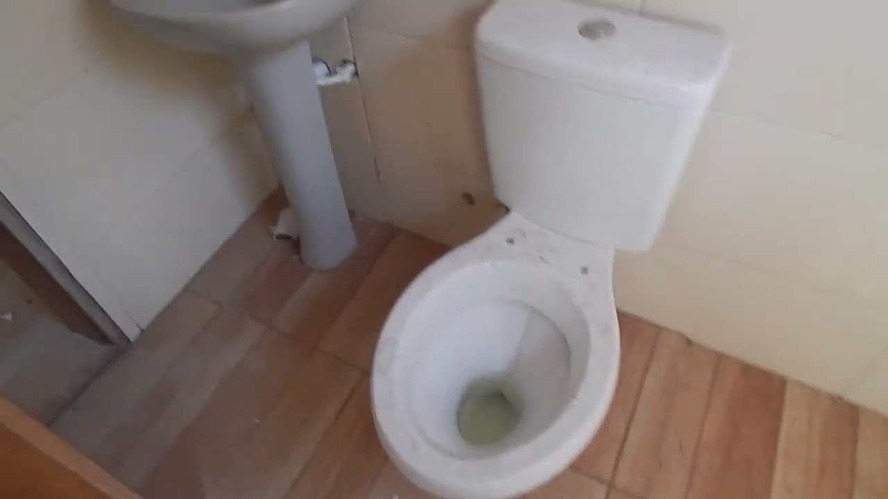 aluga se casa na rua 18 valor R$880 reais