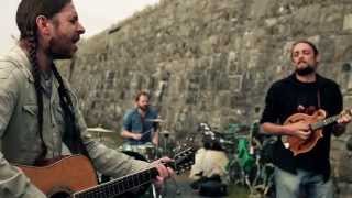 Rackhouse Pilfer - Willin (Lowell George) // Anderwood Sessions : Mullaghmore Pier chords