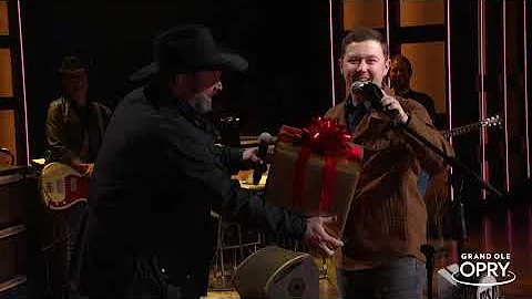 Garth Brooks Invites Scotty McCreery To Become  A Member of the Grand Ole Opry