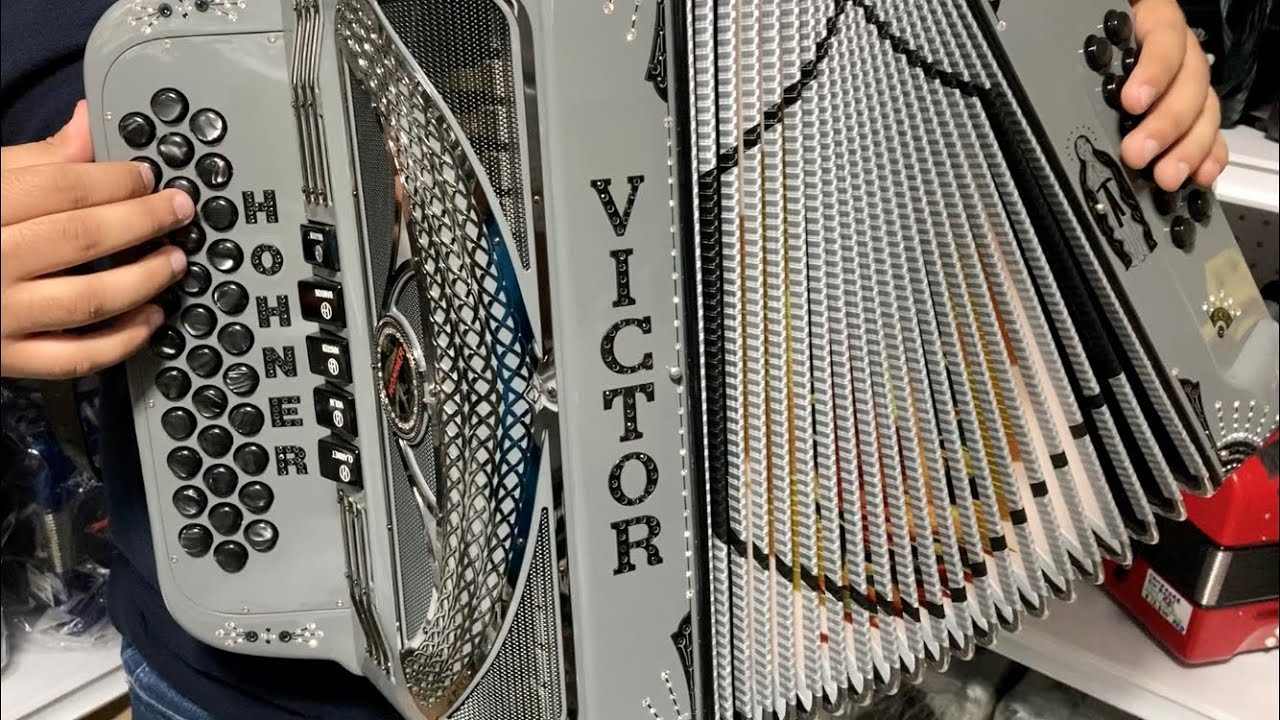 Acordeón Hohner Anacleto de 5 registros tono de Mi en venta - YouTube