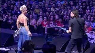 4K - Taylor Hawkins Tribute - P!nk & Foo Fighters w/HQ Audio - The Pretender - 2022-09-27  The Forum