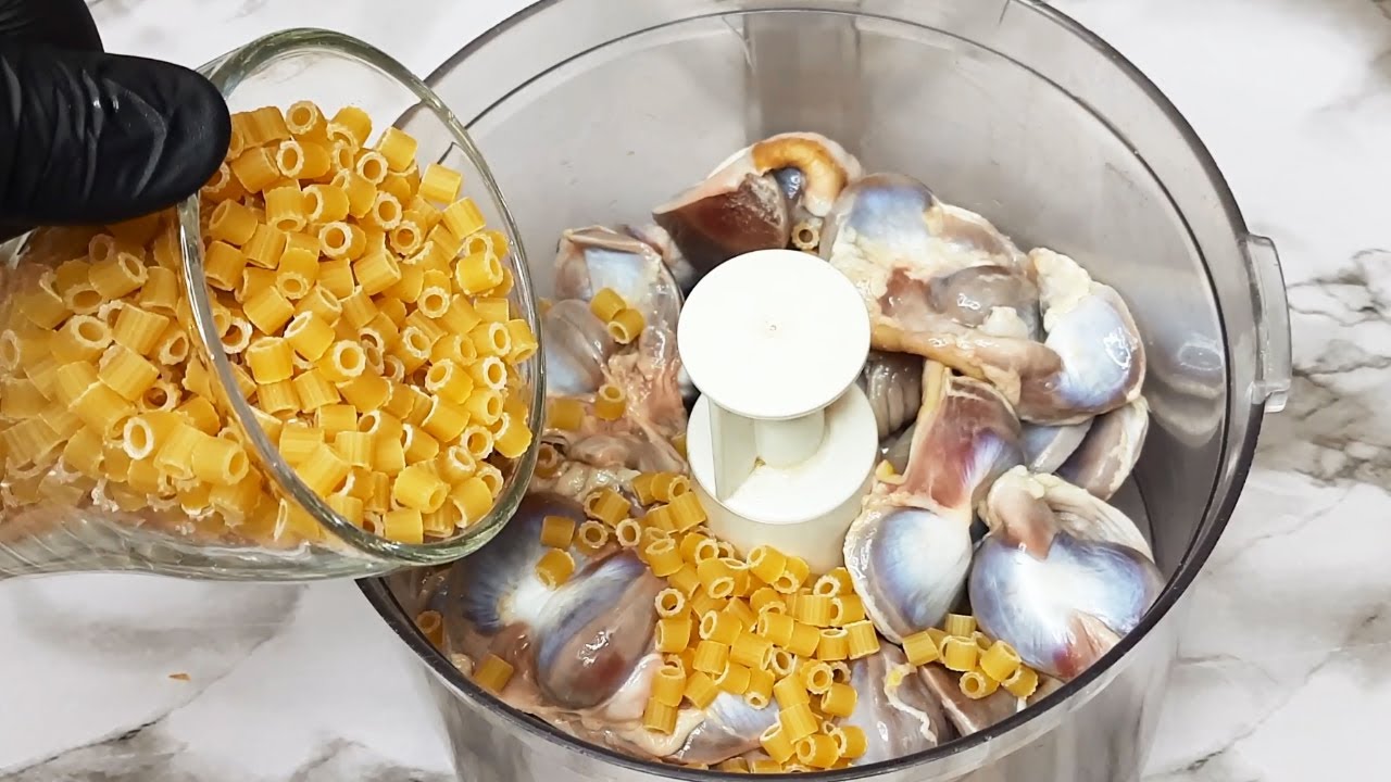 لو اللحمة غالية نار انسيها ؟! وحطى المكرونة على القوانص وافرميها !!!