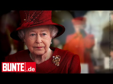 Video: Nach dem Tod der Königinmutter im April 2002?
