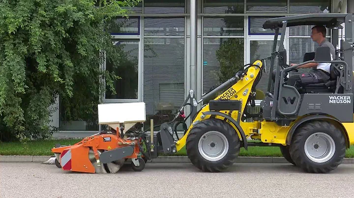 Wacker Neuson WL18 Articulated wheel loader Operators Manual