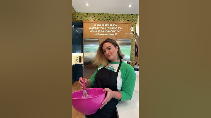 Demi Lovato via TikTok         ddlovato: in my @/marthastewart48 era👩🏻‍🍳