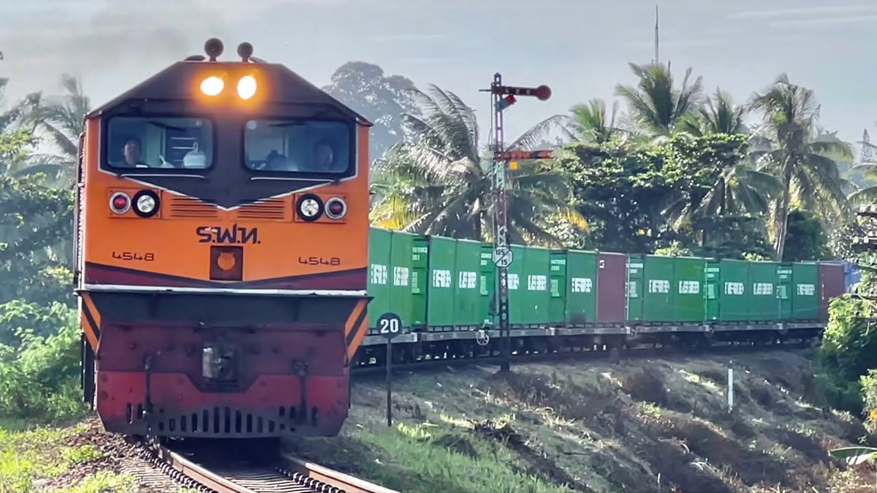 SRT. #ตัวGEAหวีดALSTHOM? ขบวนรถสินค้าปูนในตำนานที่ 722 GEK 4548 ทำสับเปลี่ยนตู้สินค้าที่สุราษฎร์ธานี