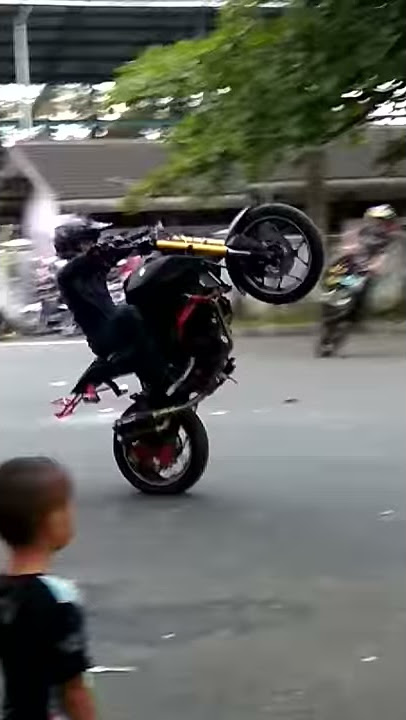 Nonton 'Bobby stuntrider' Jejempingan 😆