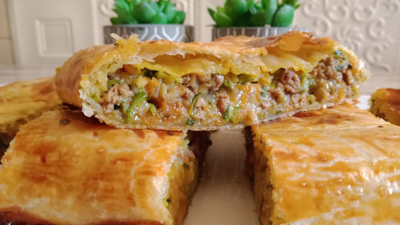 Feuilleté à la viande hachée, carottes, courgettes et fromage. - YouTube