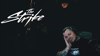 Это моя восьмая реакция на The Strike - Backslide, где я телепортируюсь в 80е