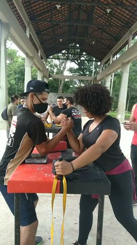 Arnold toproll Arm Wrestling