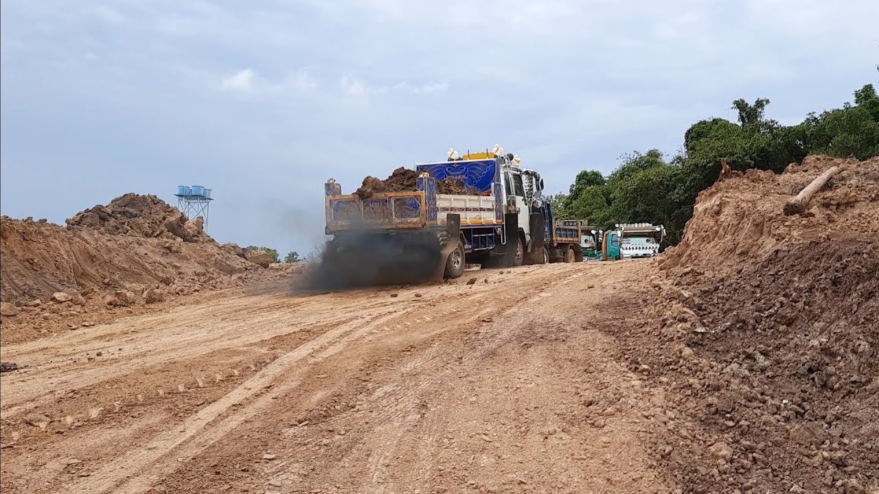 มาดูรถดั้มทีมโท1 ขึ้นบ่อดินเกียร์ 2 ประชันกับทีมเสี่ยอ็อด!!